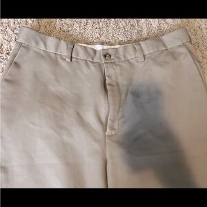 Haggar Men’s khakis slacks. Size 33x32